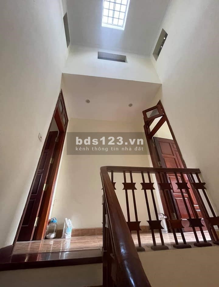 Bán nhà Ngọc Lâm 46m2, nhà đẹp, ngõ ô tô thông, 4 phòng ngủ giá 3.25 tỷ