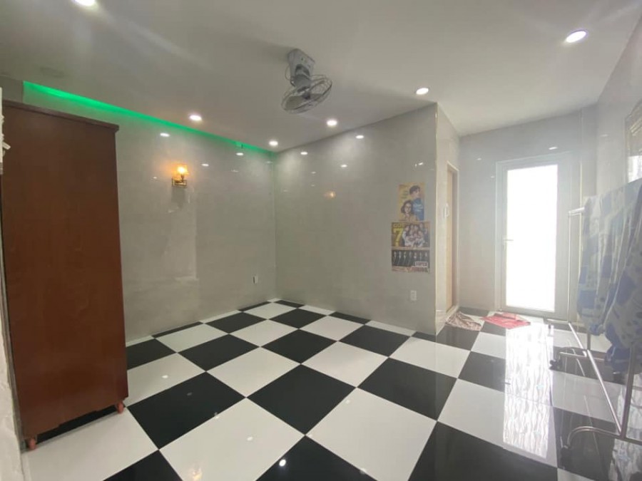 Cách mặt tiền 15m xây 5 tầng, 2 mặt tiền 2 cửa đẹp lung linh, giá 7.8 tỷ