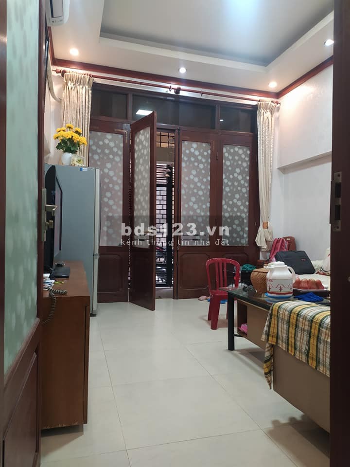 Hiếm, bán nhà Trương Định nguyên căn lô góc ngõ ô tô tránh dt 35m2 giá 2,3 tỷ