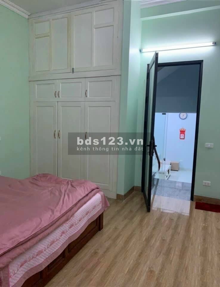Bán nhà KĐT Vạn Phúc, TP HD, 3.5 tầng, 61m2, mt 5.3m, hướng Tây, 3 ngủ, giá cực tốt
