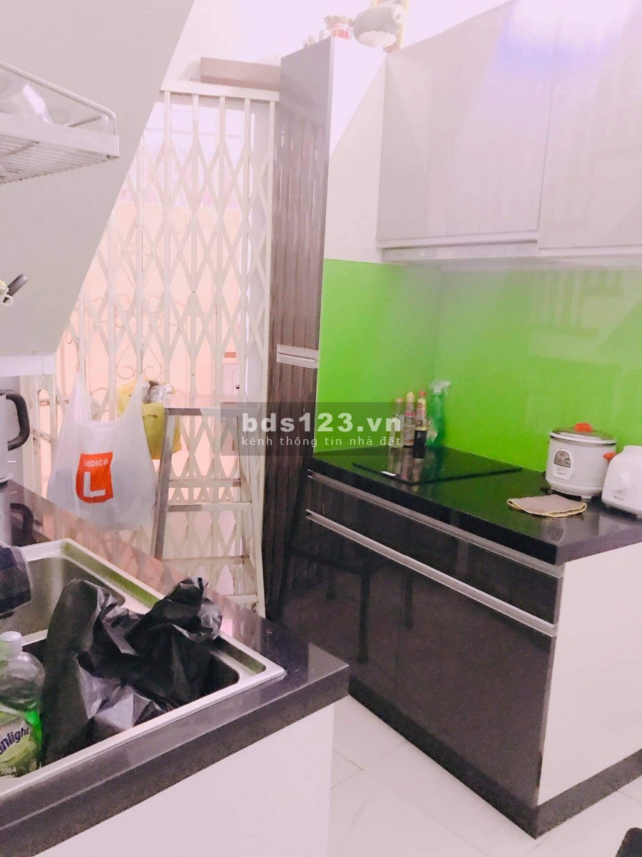 Hẻm xe hơi đường Lê Thị Bạch Cát Quận 11 dt 40m2 giá 4 tỷ 4 TL
