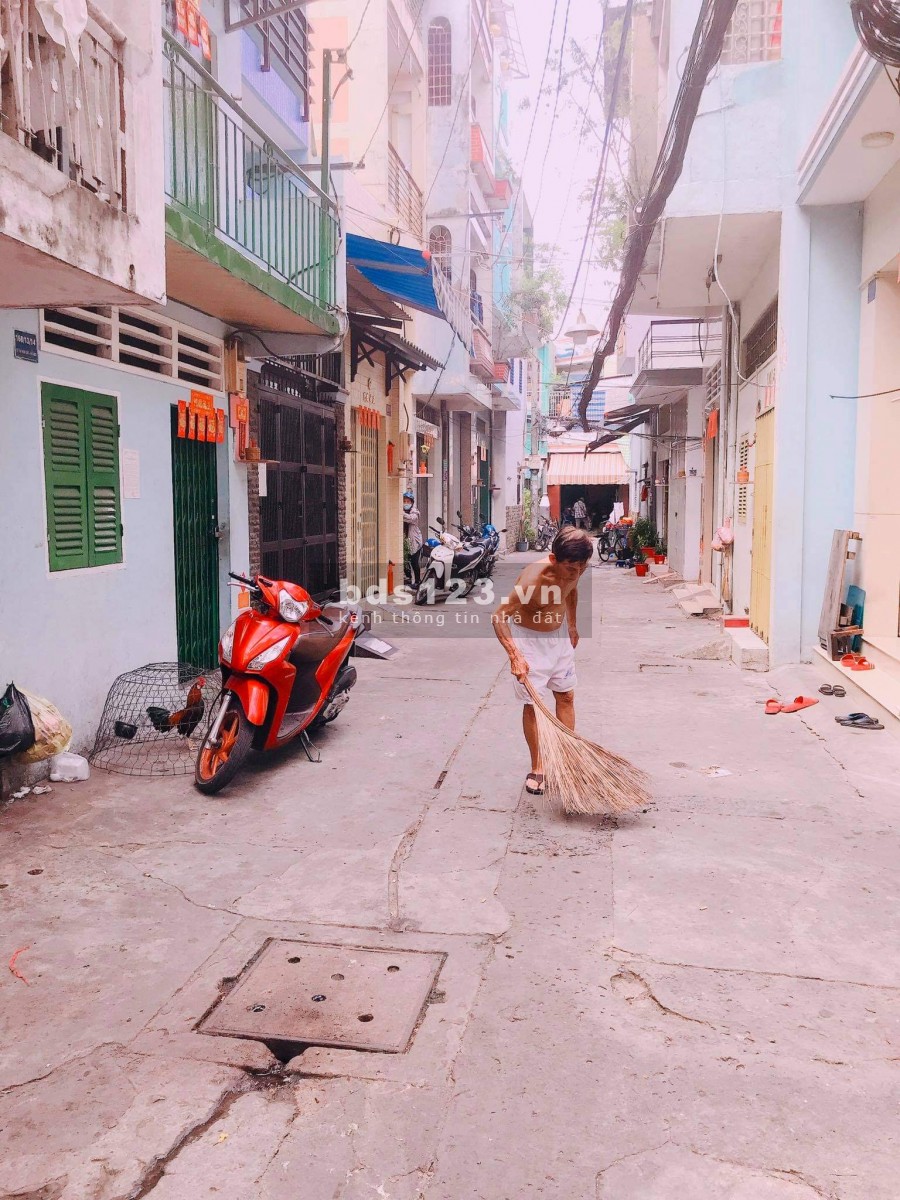 Hẻm xe hơi đường Lê Thị Bạch Cát Quận 11 dt 40m2 giá 4 tỷ 4 TL