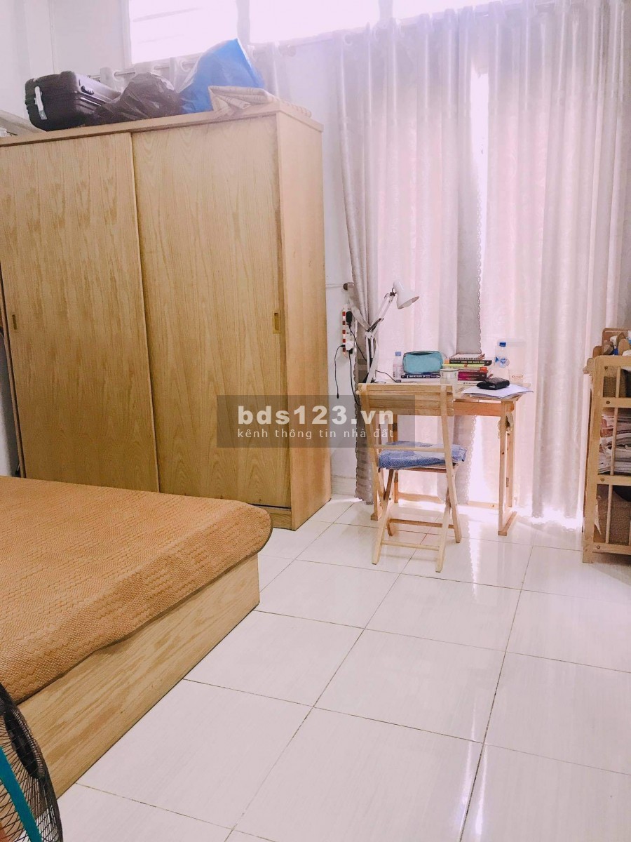 Xe hơi ngủ trong nhà Lê Thị Bạch Cát Quận 11 dt 40m2 giá 4 tỷ 4 TL