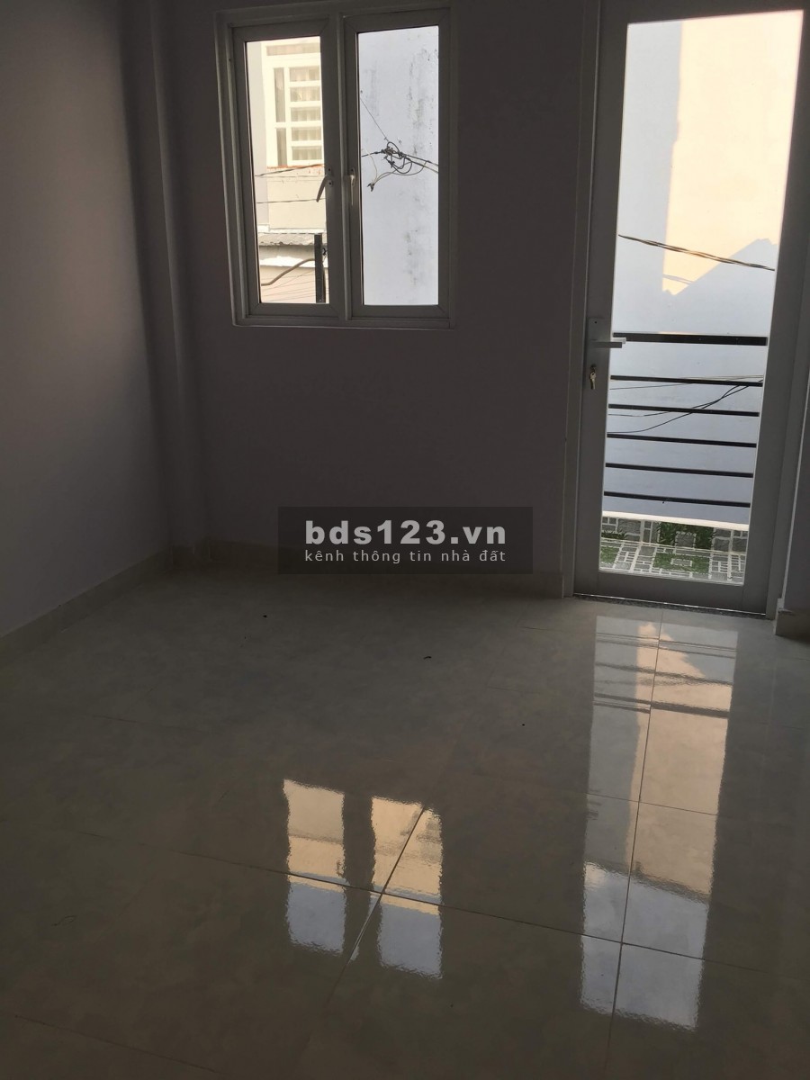Bán nhà ngay đường Phan Văn Trị, Hẻm xe hơi 6m, 70m2, 3 tầng, chỉ 6.4 tỷ