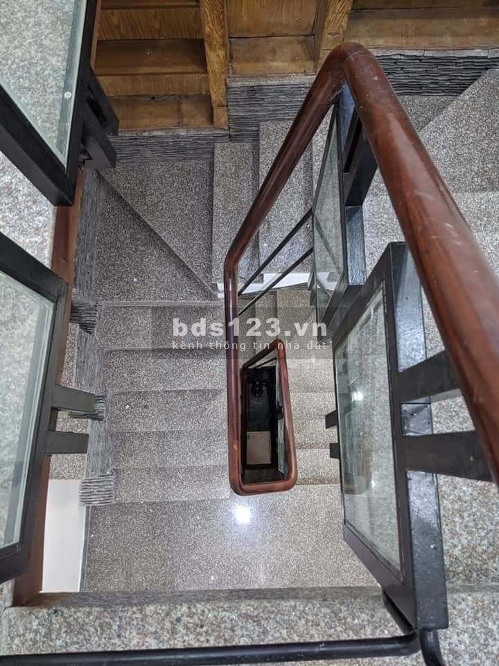 Bán nhà nguyên căn diện tích 35m2, giá chỉ 3.3 tỷ, Lý Tuệ Quận Tân Phú, hẻm ô tô
