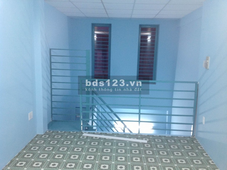 Cho thuê nhà trong hẻm đẹp, gần mặt tiền Đoàn Văn Bơ, Quận 4.