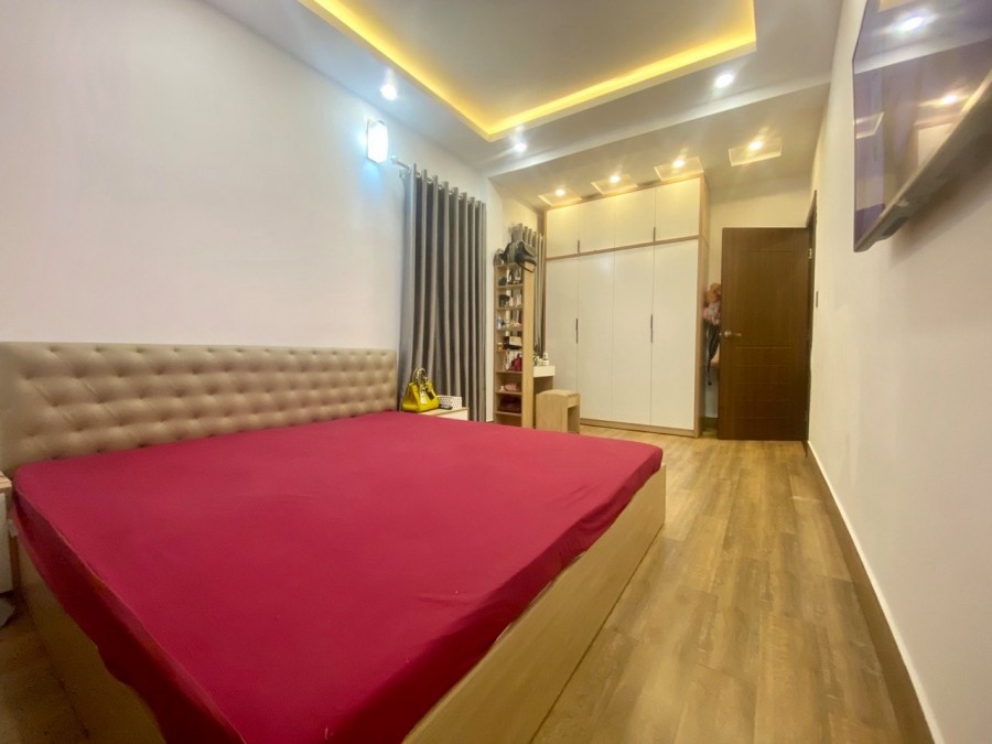 Bán căn Villas sang chảnh nhất nhì thành phố Đà lạt, dt 200m2, mt đường Nguyễn Đình Quân