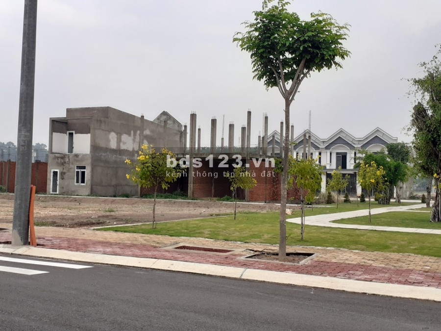 Cần bán gấp lô đất mặt tiêng Quốc Lộ 13 tthc Bàu Bàng, 90m2 489tr