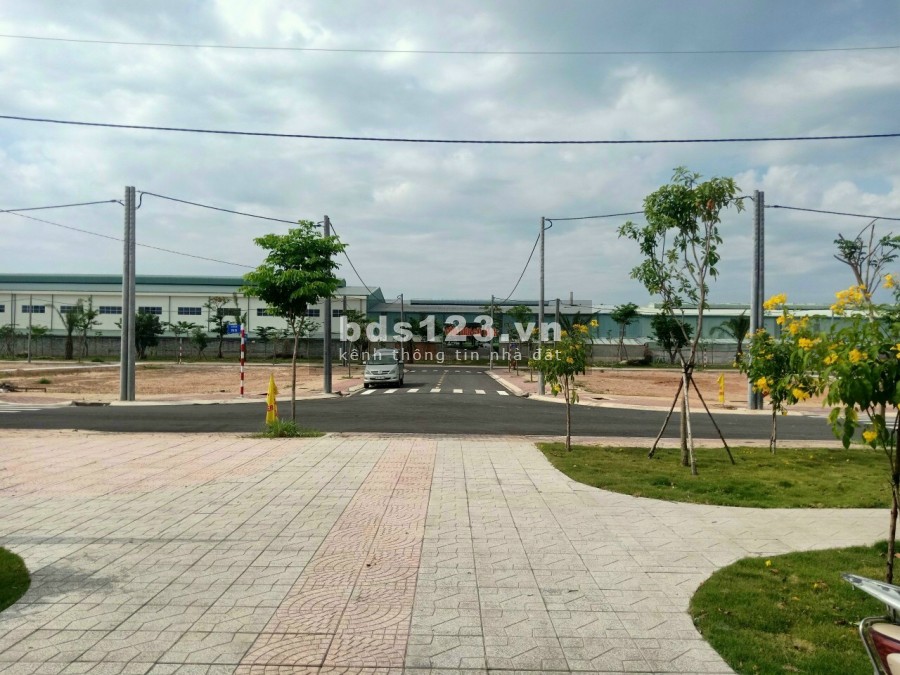 Cần bán gấp lô đất mặt tiêng Quốc Lộ 13 tthc Bàu Bàng, 90m2 489tr