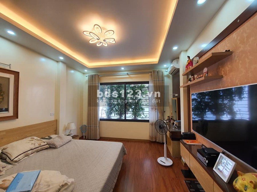 Siêu mẫu ba đình, phố Thành Công, dt 55m2, dân trí cao, gần hồ 3 bước ra ô tô, giá 7.3 tỷ