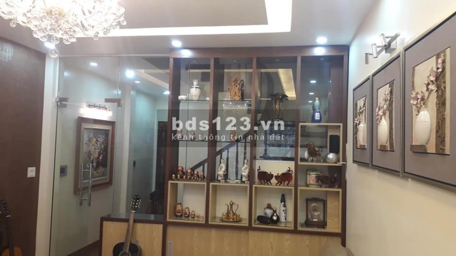Siêu mẫu ba đình, phố Thành Công, dt 55m2, dân trí cao, gần hồ 3 bước ra ô tô, giá 7.3 tỷ