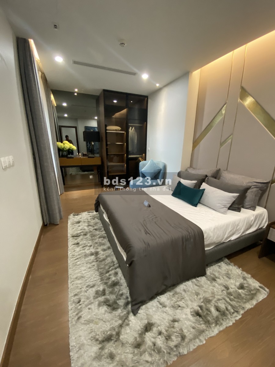 Do cần tiền bán gấp căn hộ góc đẹp 3PN đã có nội thất cao cấp Châu Âu