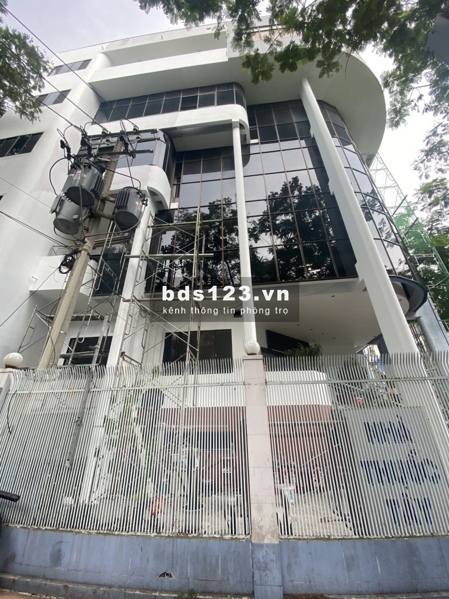 Tòa nhà 131 Hòa Hưng 2 mặt tiền qQận 10, giá thoả thuận có bao phí quản lí