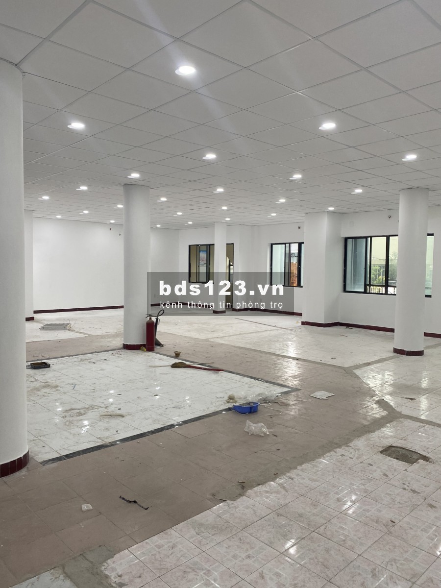 Tòa nhà 131 Hòa Hưng 2 mặt tiền qQận 10, giá thoả thuận có bao phí quản lí