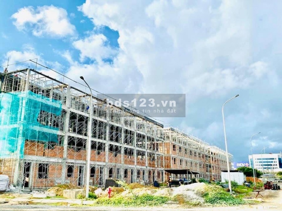 Nhà phố đất nền giá rẻ tại Thành Phố Trà Vinh, ngân hàng hỗ trợ vay 70%