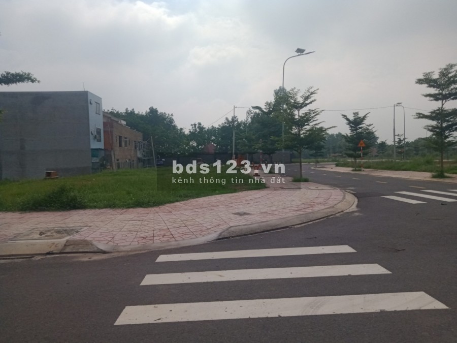 Đất Đối Đối Diện Trường đại học Việt Đức, thổ cư 100%