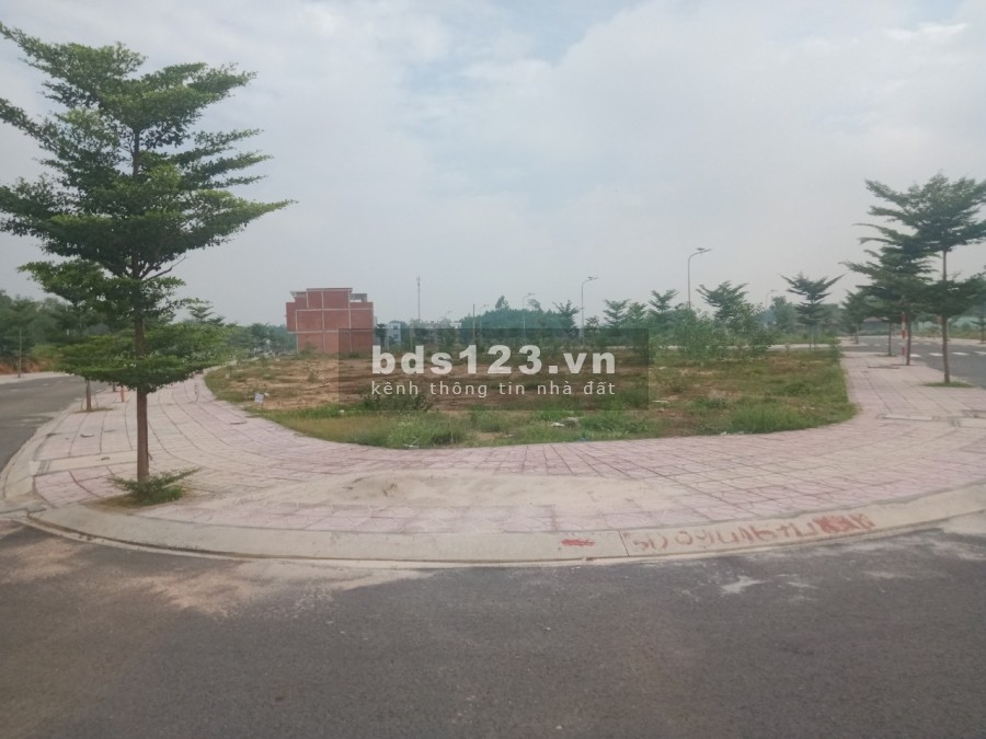 Đất Đối Đối Diện Trường đại học Việt Đức, thổ cư 100%