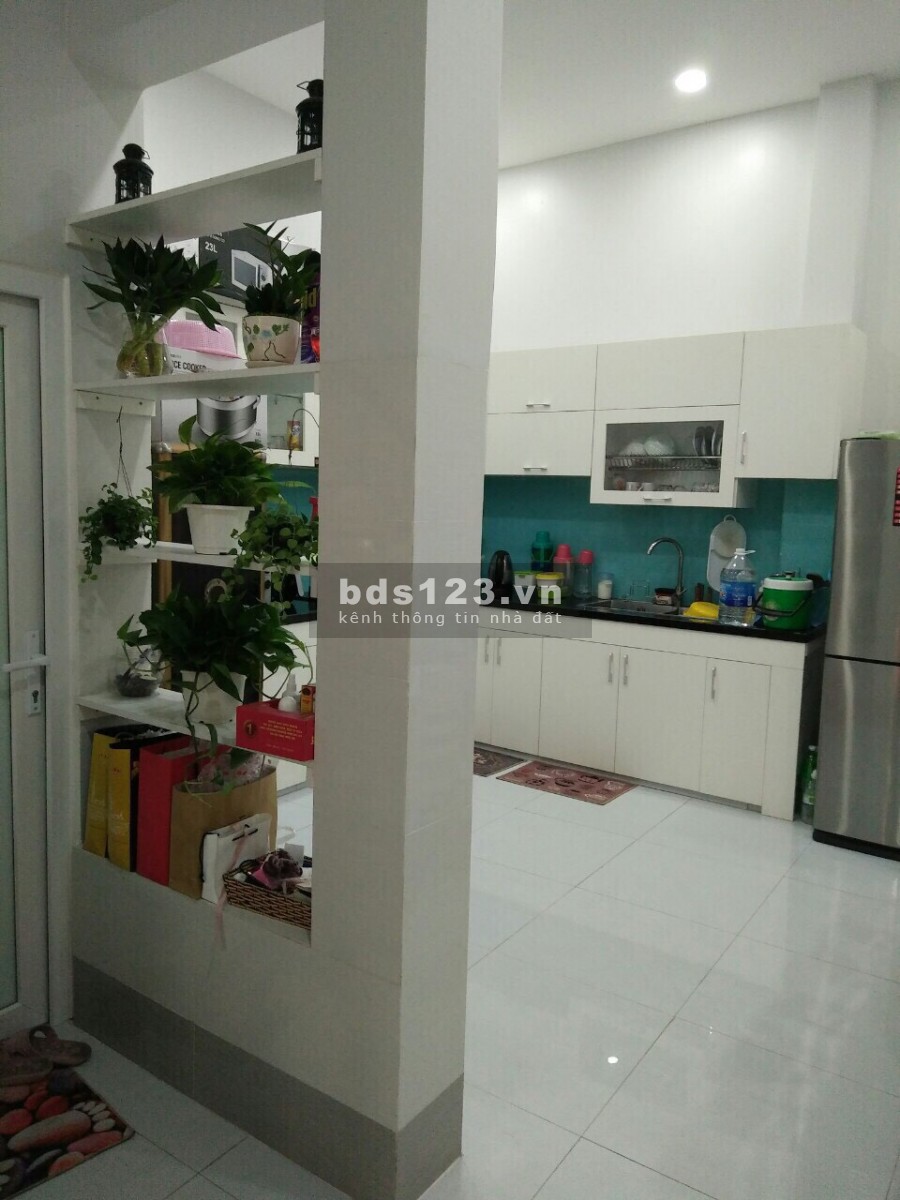 Cần bán nhà Linh Xuân thành phố Thủ Đức, khu dân cư đông đúc, lhcc