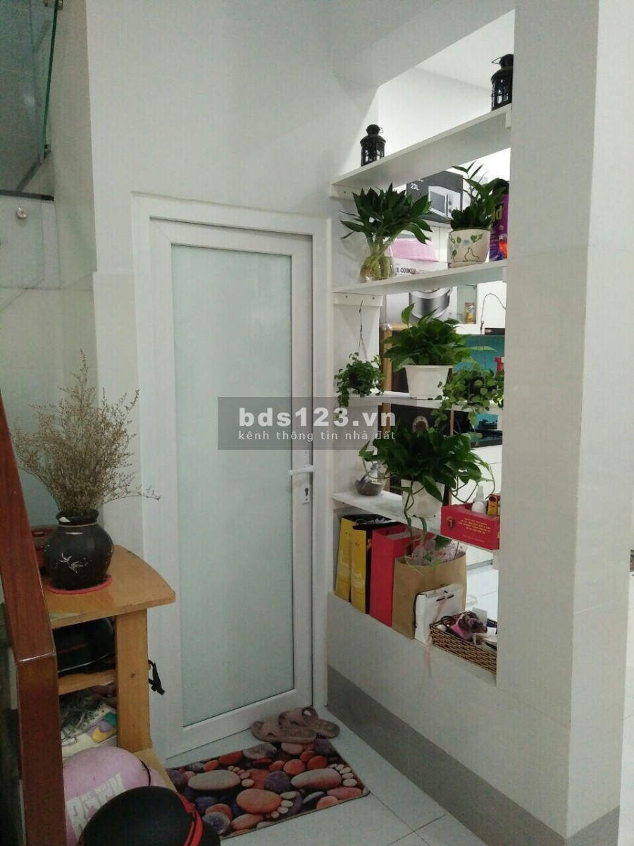 Cần bán nhà Linh Xuân thành phố Thủ Đức, khu dân cư đông đúc, lhcc
