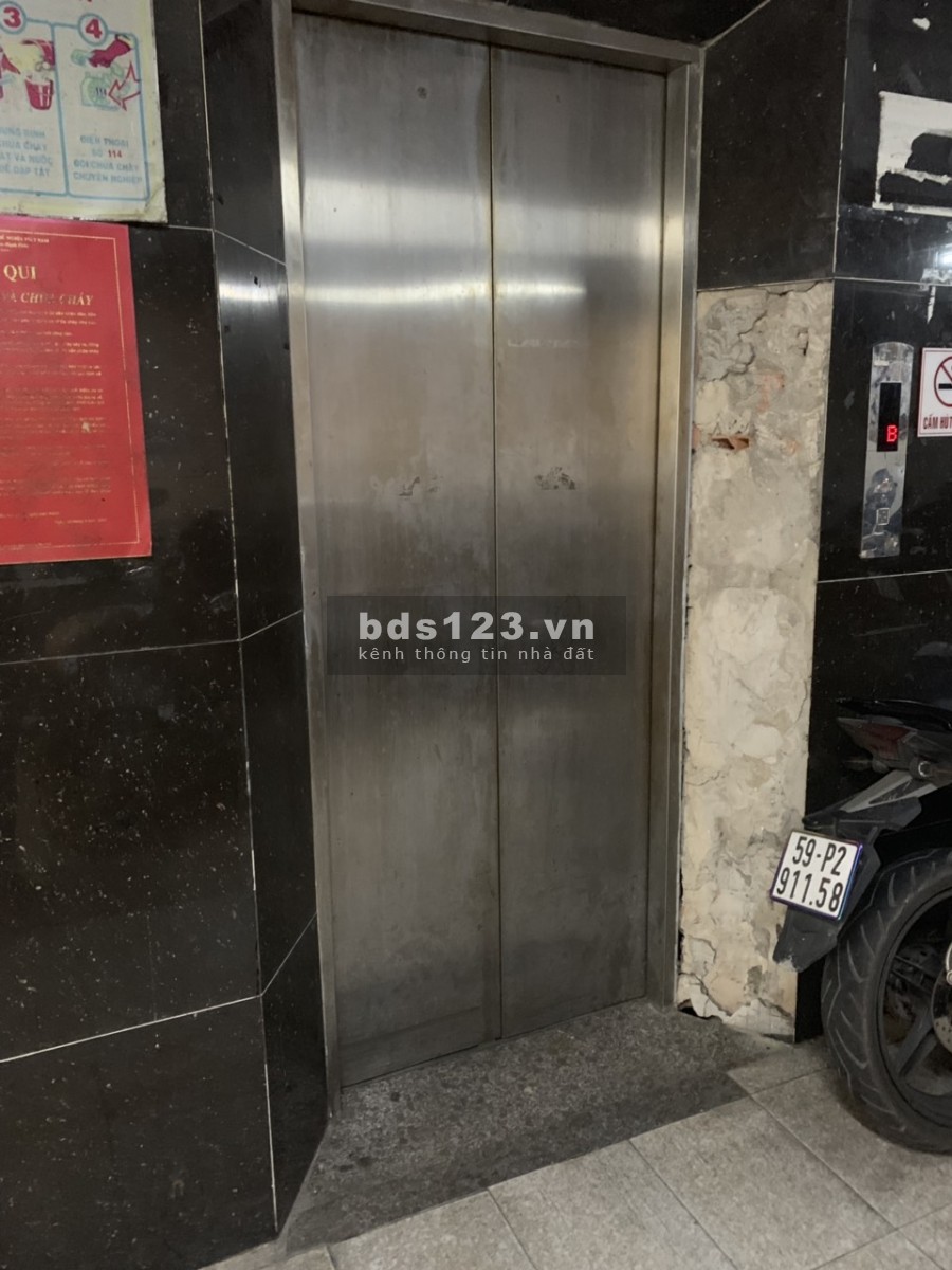 CHDV hầm 5 lầu Thang máy 55PN full máy lạnh gác đúc giá 160Tr/th