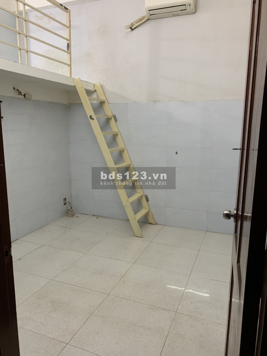 CHDV hầm 5 lầu Thang máy 55PN full máy lạnh gác đúc giá 160Tr/th