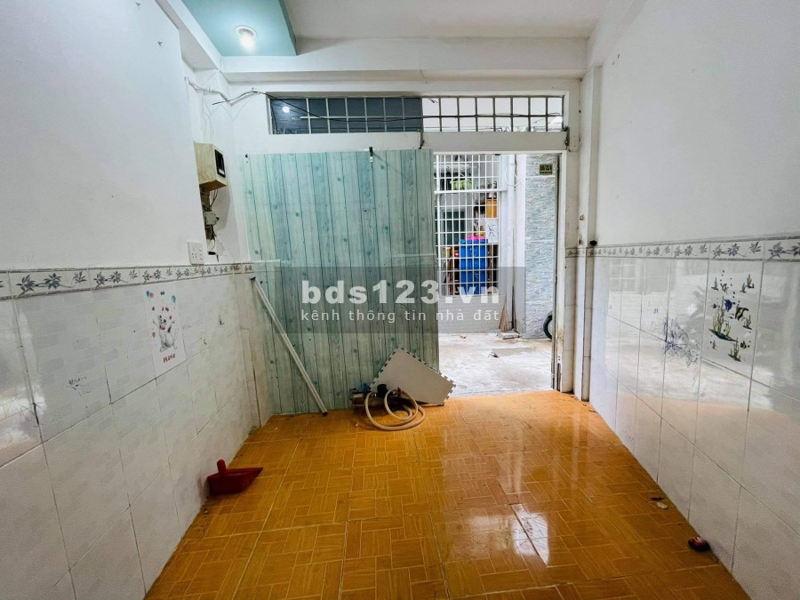 Bán nhà nơ trang long phường 11 quận bình thạnh dt 15m2 giá 1,4 tỷ