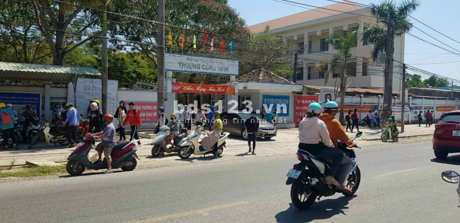 Còn 1 lô CỰC ĐẸP mặt tiền đường nhựa lớn 9m View Hồ Marina