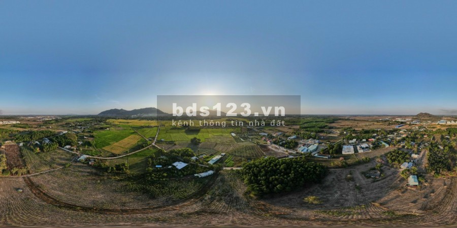 Còn 1 lô CỰC ĐẸP mặt tiền đường nhựa lớn 9m View Hồ Marina