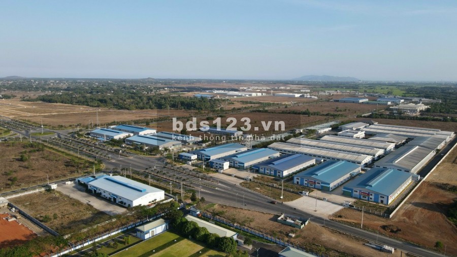 Còn 1 lô CỰC ĐẸP mặt tiền đường nhựa lớn 9m View Hồ Marina