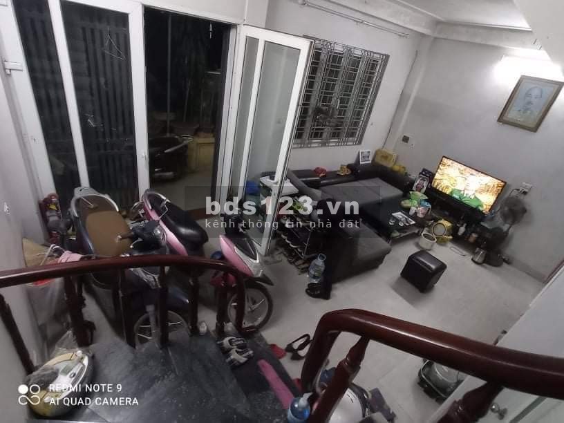 Nhà đẹp giá rẻ ở ngay, Vĩnh Hưng Hoàng Mai , dt 30m2, 4 tầng, mt 6.2, sổ cất kết