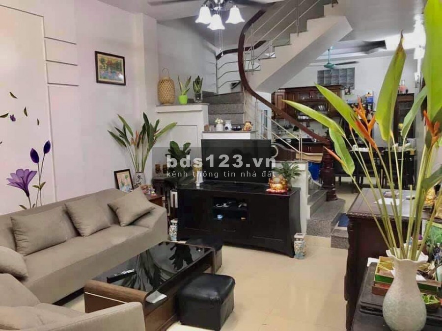 Hộ khẩu Quận Ba Đình, nhà nguyên căn đẹp 5 tầng dt 43m nở hậu giá nhỉnh 4 tỷ