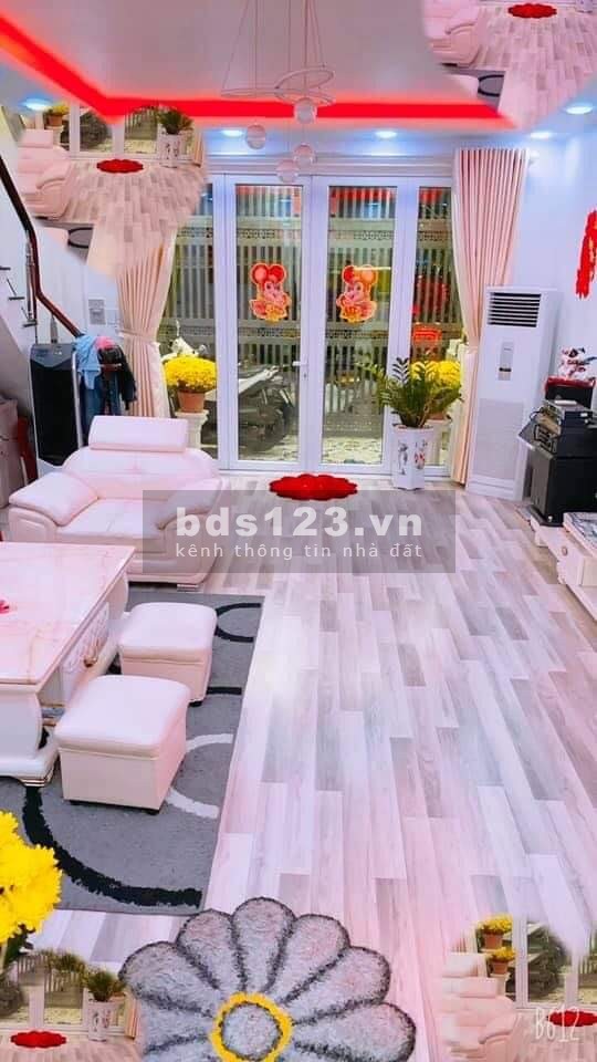 Nhà bán trong hẻm xe hơi, Dương Dương Bá Trạc Quận 8 giá rẽ 3.7 tỷ