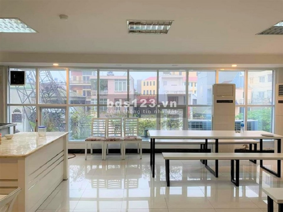 Bán nhà phố Nguyên Hồng, Đống Đa. Vỉa hè, oto, KD. 106m2, 8T thang máy, MT8m, 30 tỷ