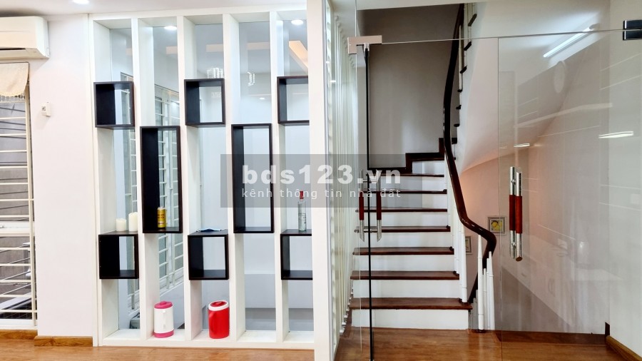Nhà mặt ngõ Thái Hà, Đống Đa, 45m2 x 6 tầng, Nội thất đầy đủ tiện nghi