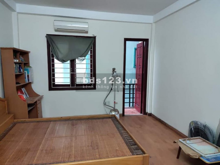 Bán nhà Dương Quảng Hàm 30m2 giá 3,6 tỷ- gần Trung tâm- đi bộ ra chợ.