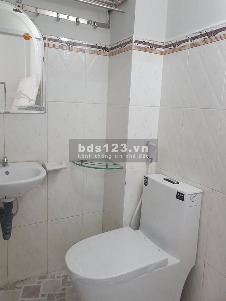 Nhà Nguyễn Trọng Tuyển, sổ nở hậu, dọn vào ở liền, giá bán 3.3 tỷ