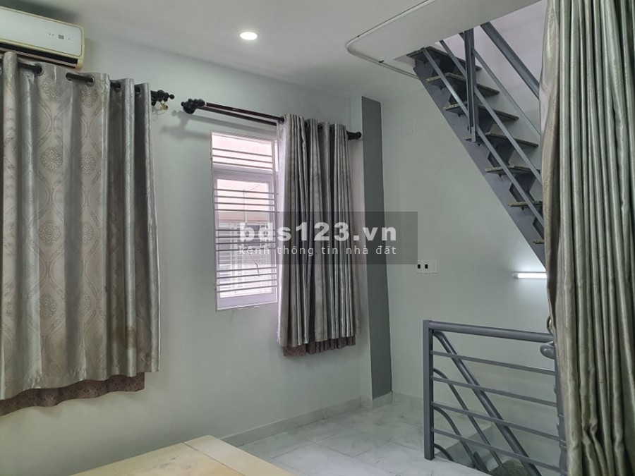 Nhà Nguyễn Trọng Tuyển, sổ nở hậu, dọn vào ở liền, giá bán 3.3 tỷ