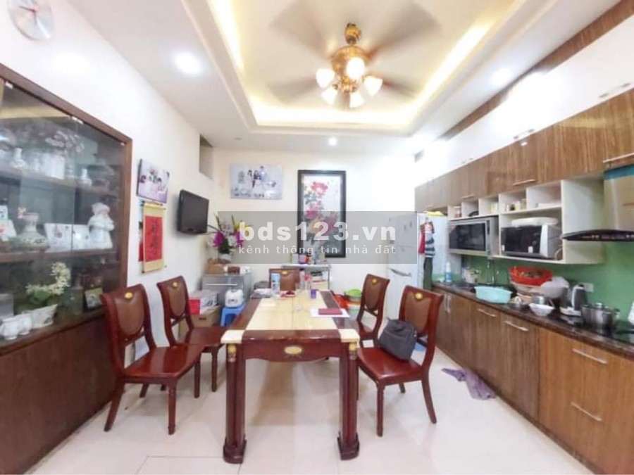 Cán bộ nhượng nhà siêu đẹp, an ninh đỉnh, hàng xóm Aeon Mall, uỷ ban Thạch Bàn, Long Biên, dt 63.5m2, giá 4.7 tỷ