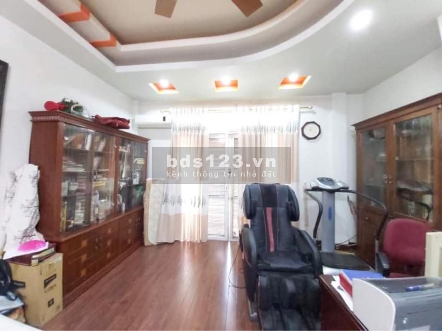 Cán bộ nhượng nhà siêu đẹp, an ninh đỉnh, hàng xóm Aeon Mall, uỷ ban Thạch Bàn, Long Biên, dt 63.5m2, giá 4.7 tỷ