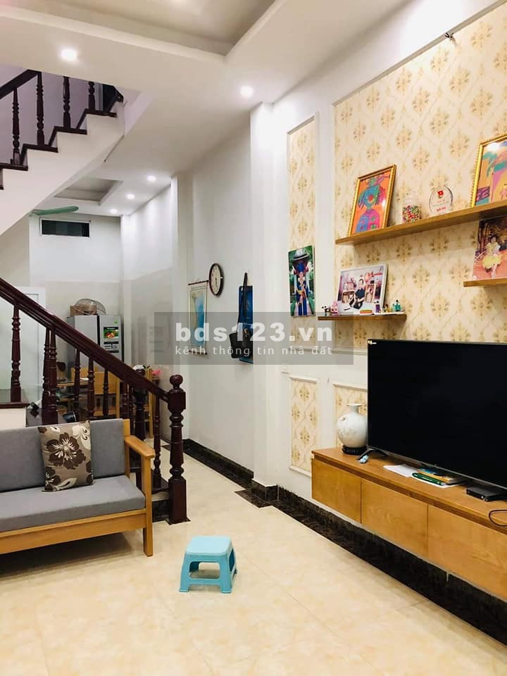 Nhà Đẹp Giá Tốt lô góc, ô tô đỗ cửa, Trương Định. 4 tầng dt 35m2, giá chỉ 3,3 tỷ
