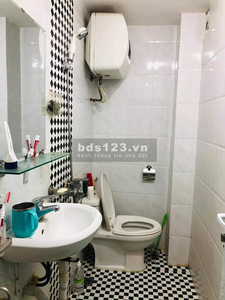 Nhà Đẹp Giá Tốt lô góc, ô tô đỗ cửa, Trương Định. 4 tầng dt 35m2, giá chỉ 3,3 tỷ