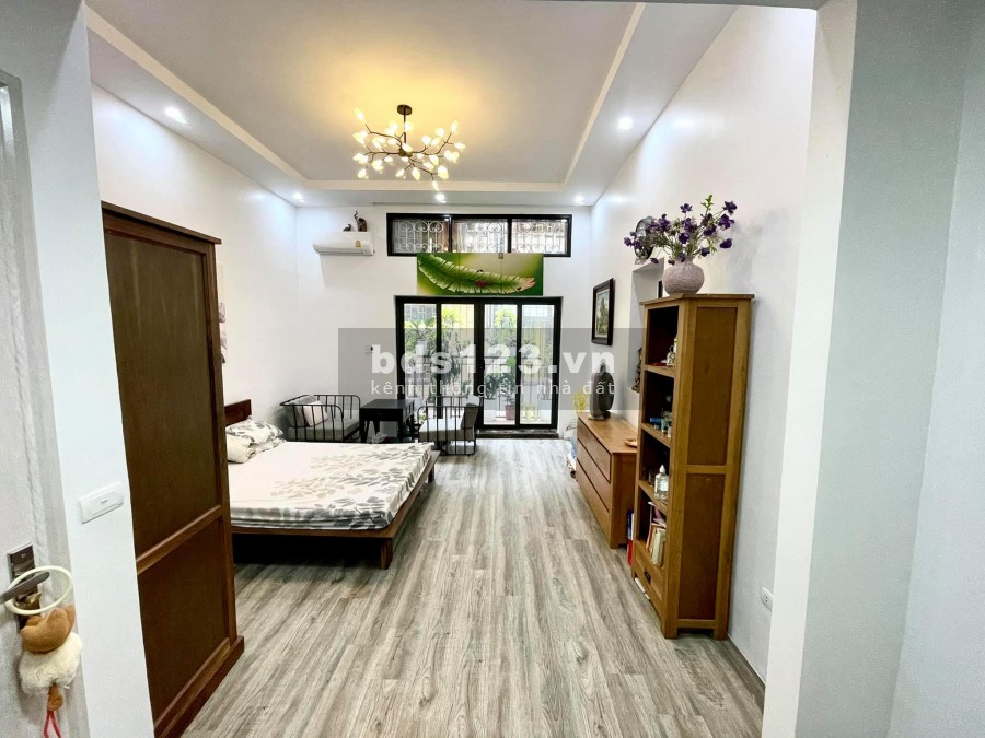 Bán nhà Phố 8/3 ô tô đỗ cửa, nội thất chuẩn 5 sao, kinh doanh 40m2 4 tầng giá 6,3 tỷ