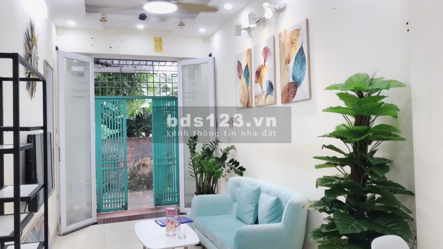 Nhà cũ giá siêu bất ngờ diện tích 5,3m2, 2 tầng, giá hạ dẻ giá 3.3 tỷ, giảm giá cho người tới mua trước
