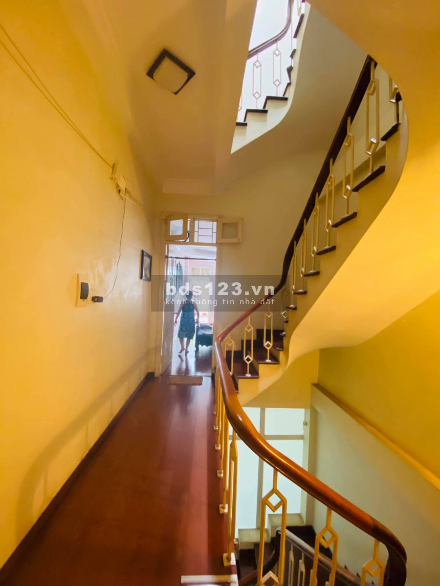 Bán nhà Lạc Trung, diện tích 58m2, 5 tầng, vỉa hè ô tô tránh, nhỉnh 7 tỷ