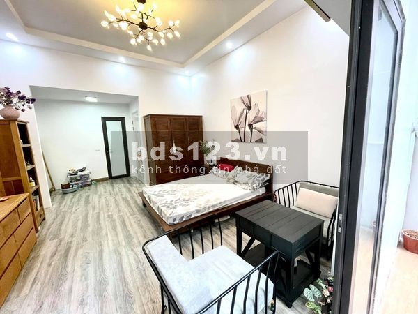 Bán nhà Phố 8/3 ô tô đỗ cửa, nội thất chuẩn 5 sao, kinh doanh 40m2 4 tầng giá 6,3 tỷ