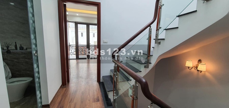 Nhà đẹp Gia Thụy, 62m x 4 tầng, mt 4m, ô tô, giá bán 6.26 tỷ