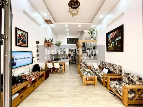 Bán nhà Phố 8/3 ô tô đỗ cửa, nội thất chuẩn 5 sao, kinh doanh 40m2 4 tầng giá 6,3 tỷ