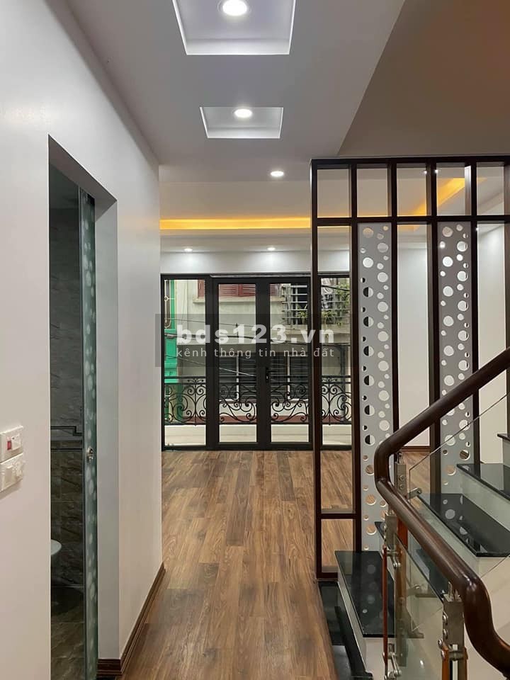 Nhà đẹp Gia Thụy, 62m x 4 tầng, mt 4m, ô tô, giá bán 6.26 tỷ