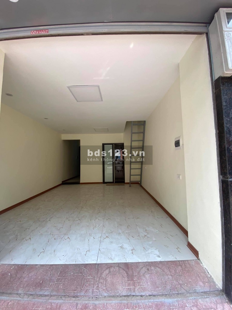 Cho thuê cửa hàng mặt phố Quận Ba Đình 40m2, giá 12 triệu/tháng