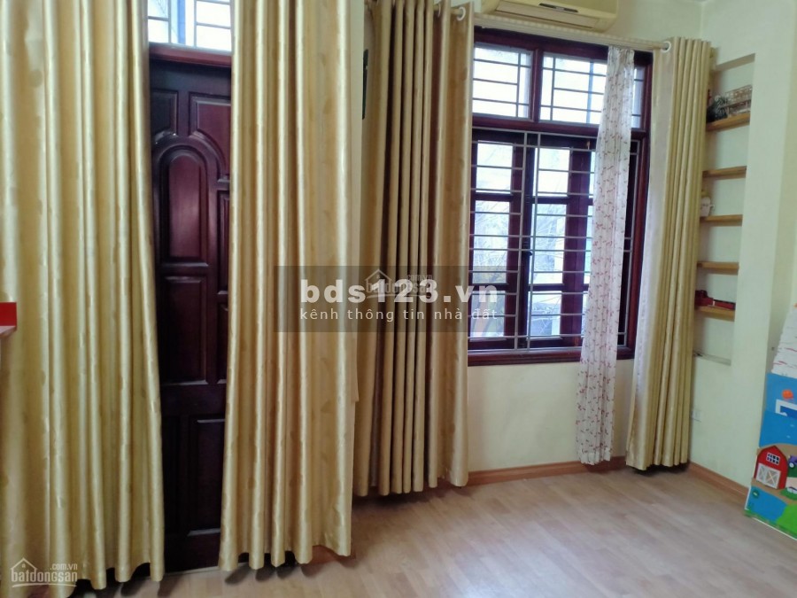 Bán nhà phố Định Công, diện tích 43m2 x 4 tầng, 4PN, 3 mặt thoáng, giá 3.5 tỷ